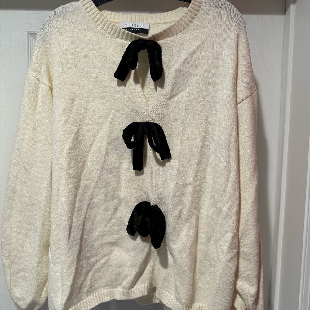 Gorgeous winter white sweater